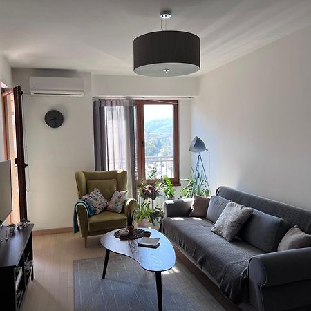 Modern Flatiron Apartment, Skopje Center Eksteriør billede