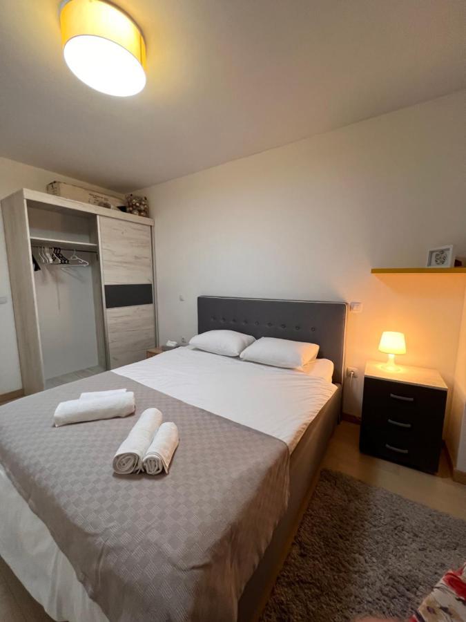 Modern Flatiron Apartment, Skopje Center Eksteriør billede