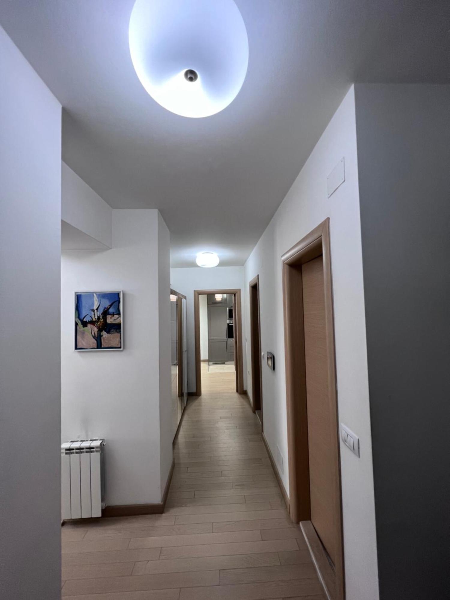 Modern Flatiron Apartment, Skopje Center Eksteriør billede